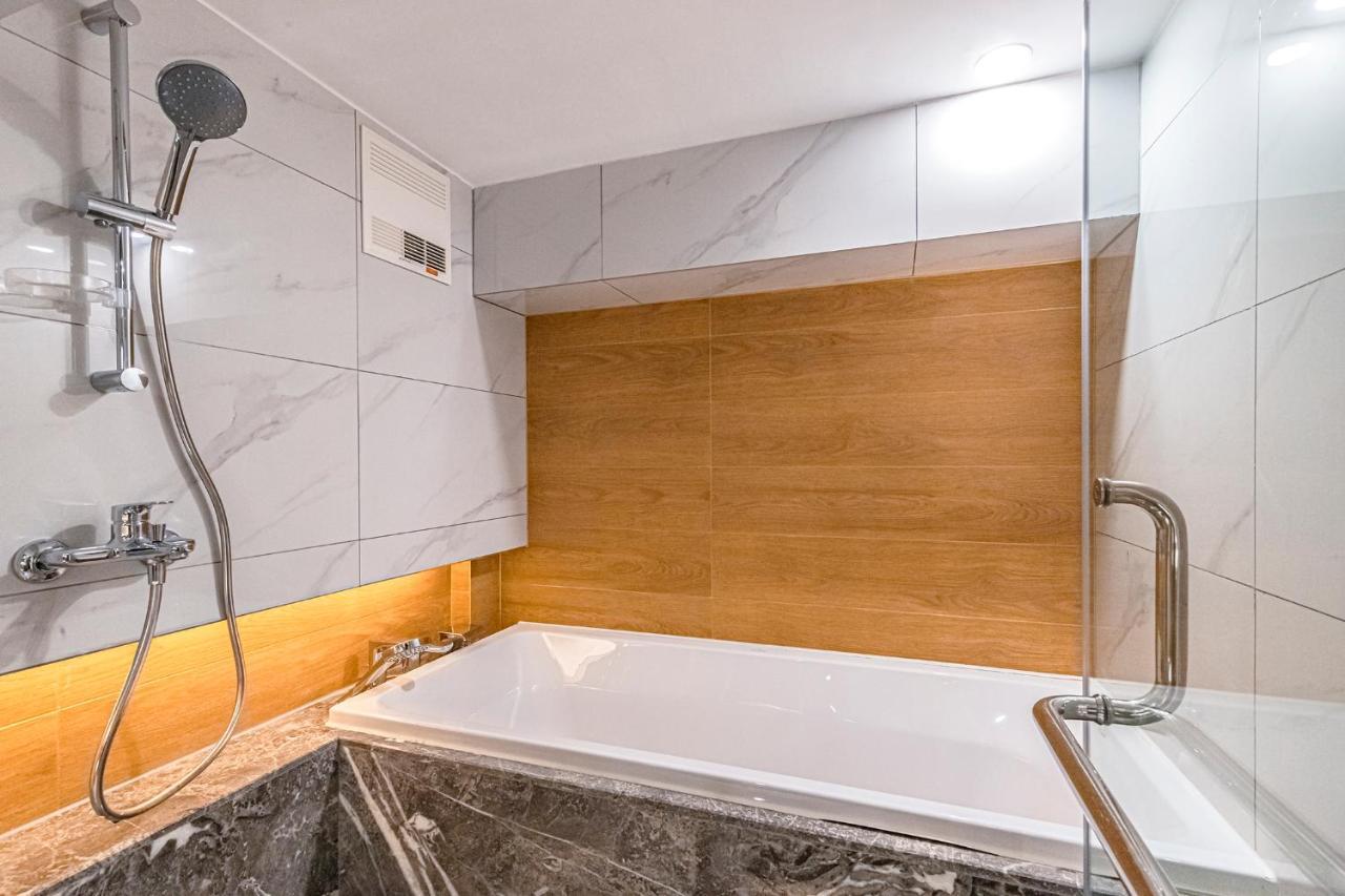 Kunming Dianchi Mideel International Apartment - South Asian Style Fuhai Metro Esterno foto